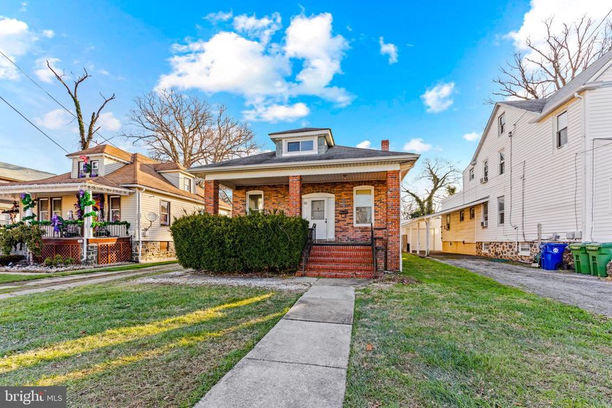 INVESTOR ALERT!!  3805 Woodbine is a 3 bedroom, 1 bathroom home.  Property is being sold AS-IS.  Huge Potential!  Book your private showing today before it's gone!!