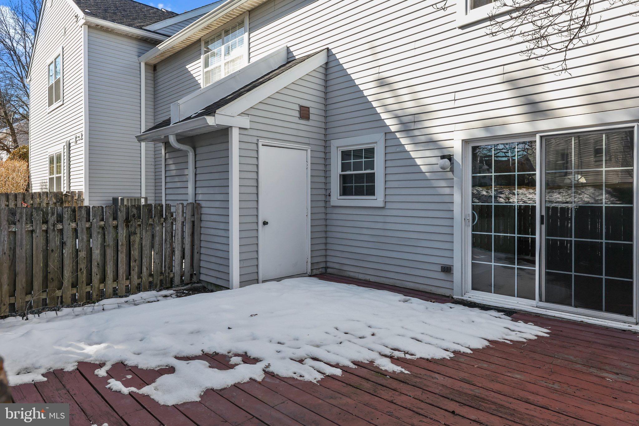 COUNTRY BEND - Residential Lease