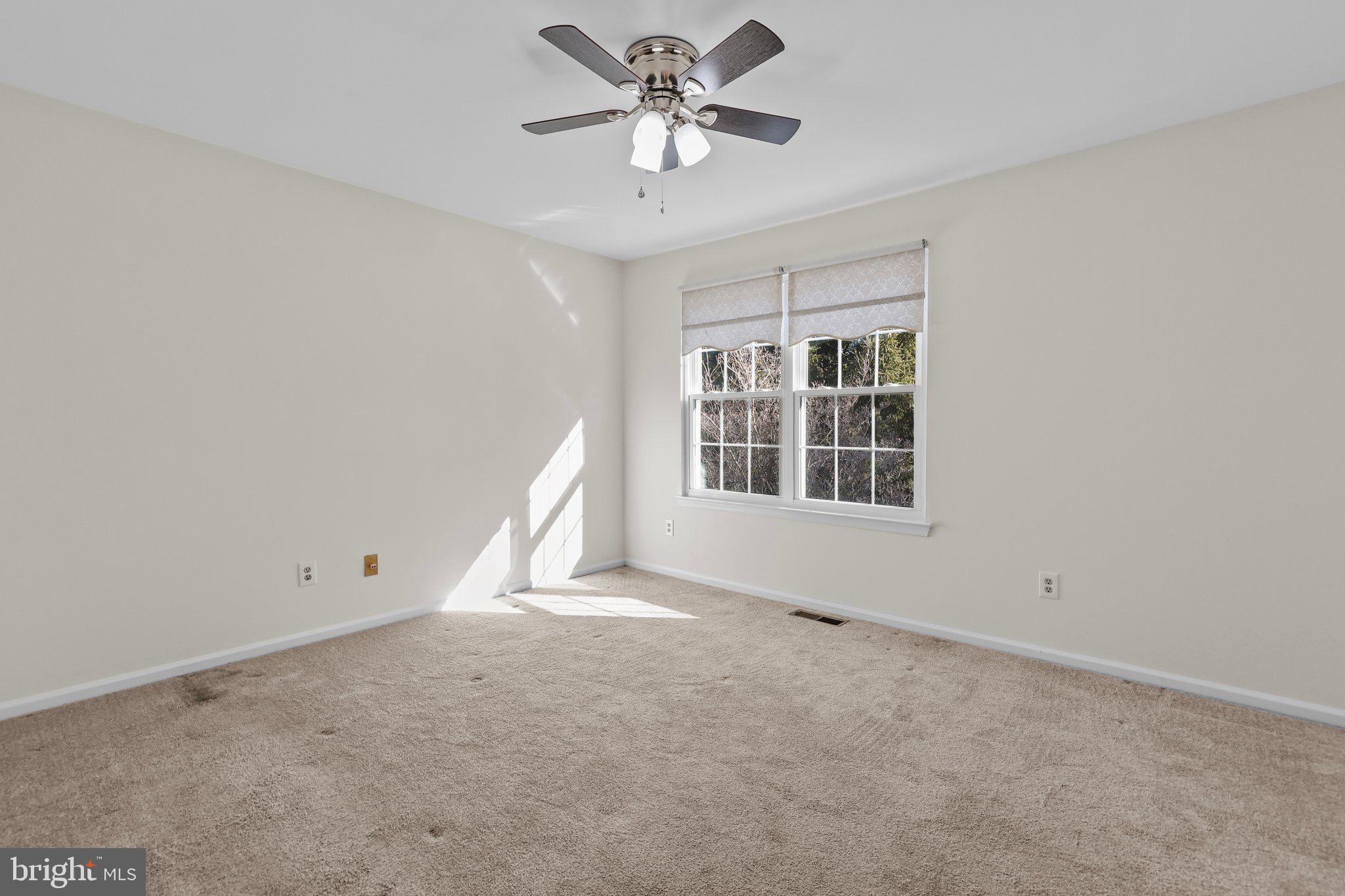 COUNTRY BEND - Residential Lease