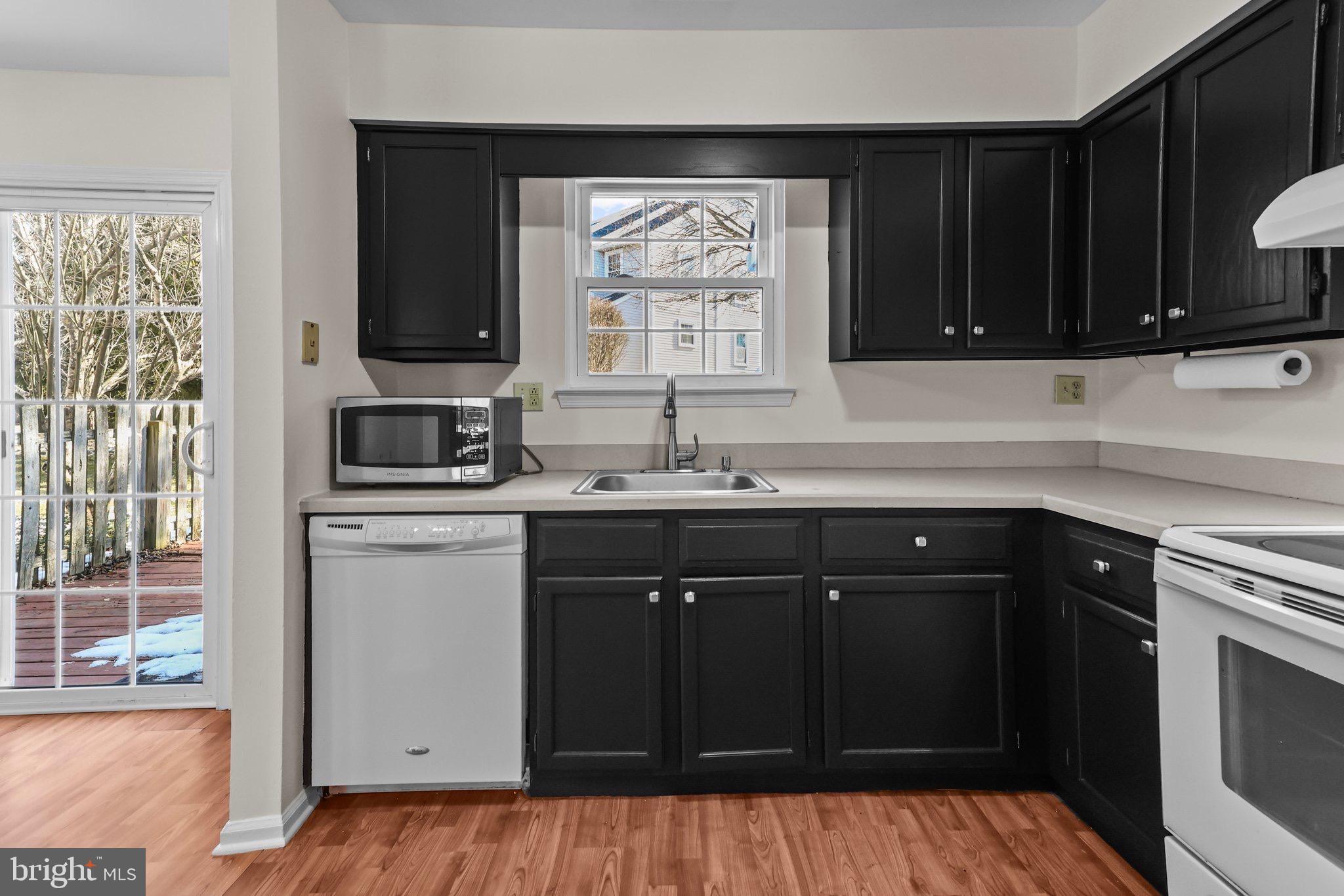 COUNTRY BEND - Residential Lease