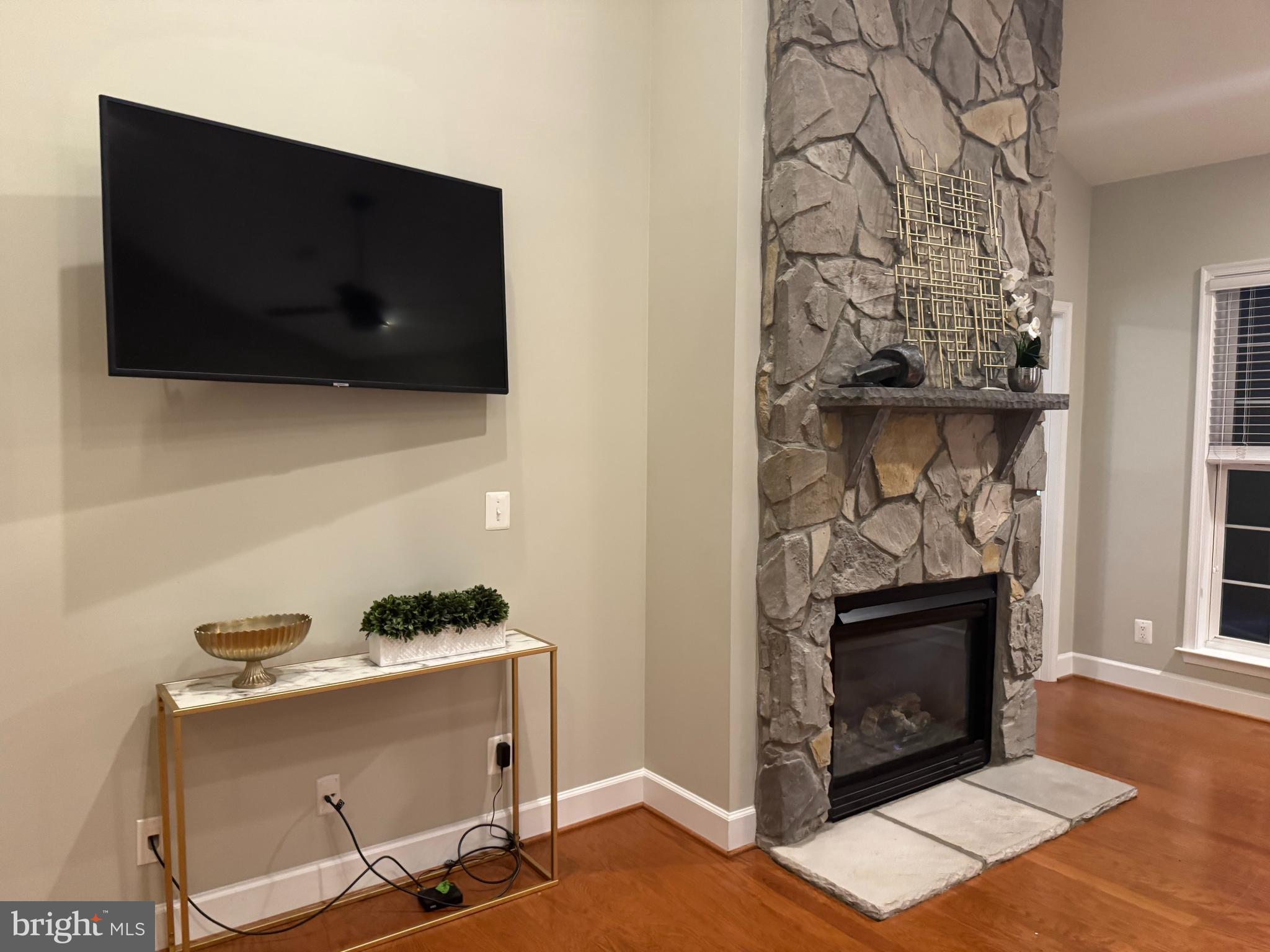 8873 WHITE ORCHID PLACE