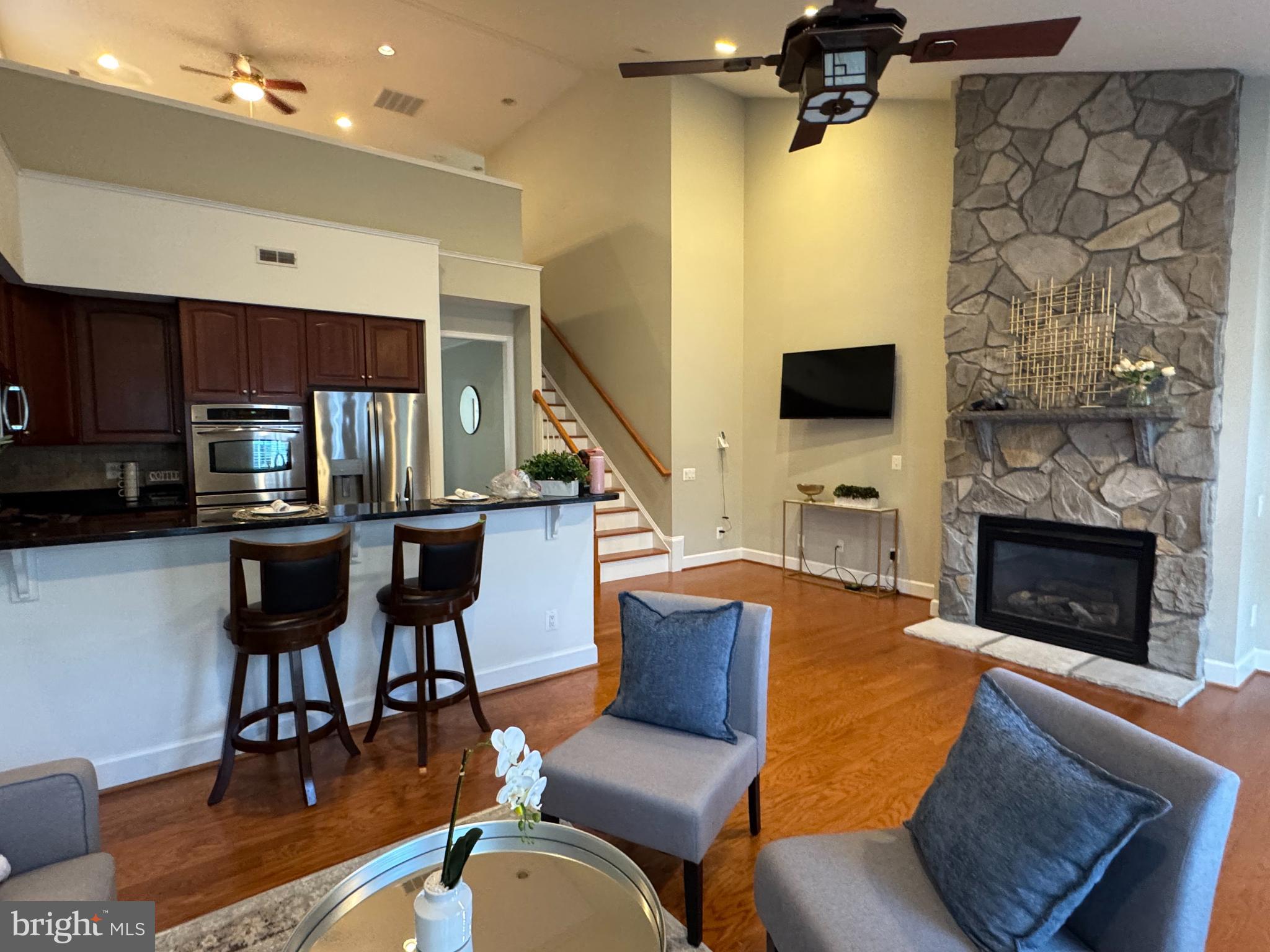 8873 WHITE ORCHID PLACE