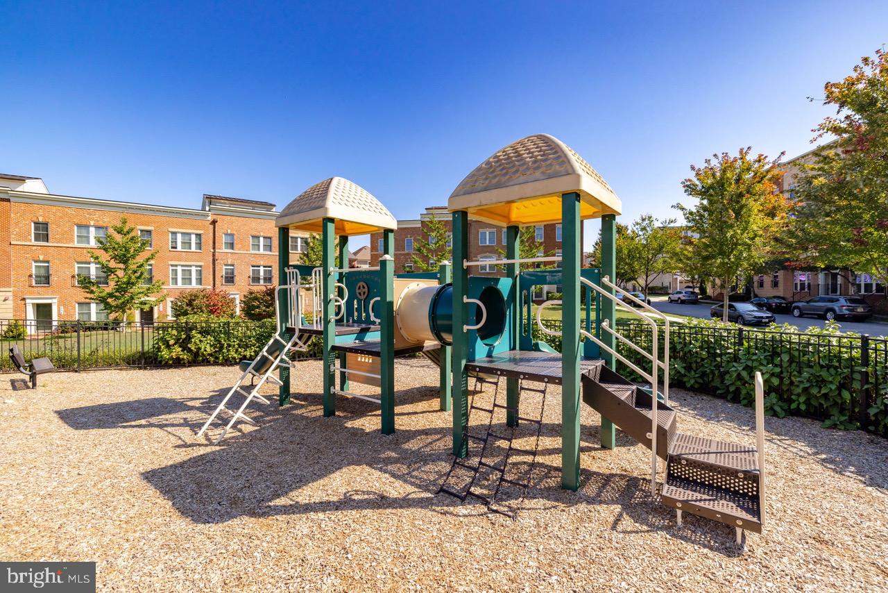 PARKLANDS AT WATKINS MILL - Residential