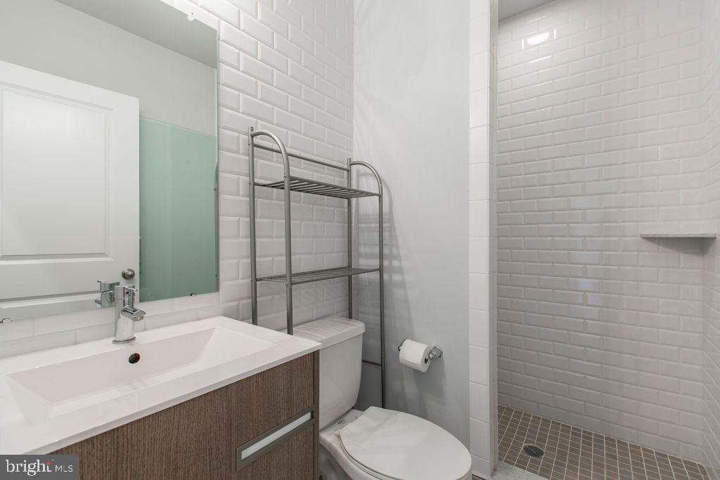 MANAYUNK - Residential Lease