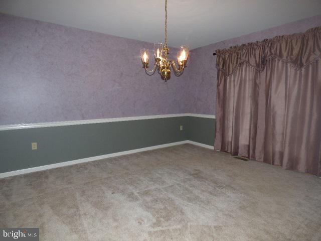 ROYAL MANOR - Residential