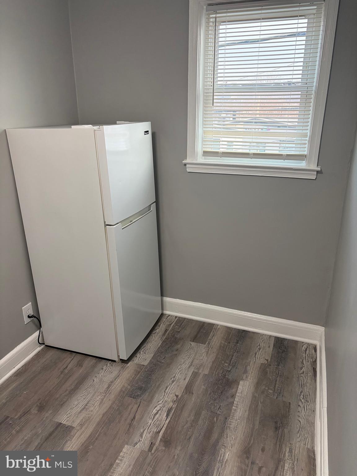 7243 HOLABIRD AVENUE