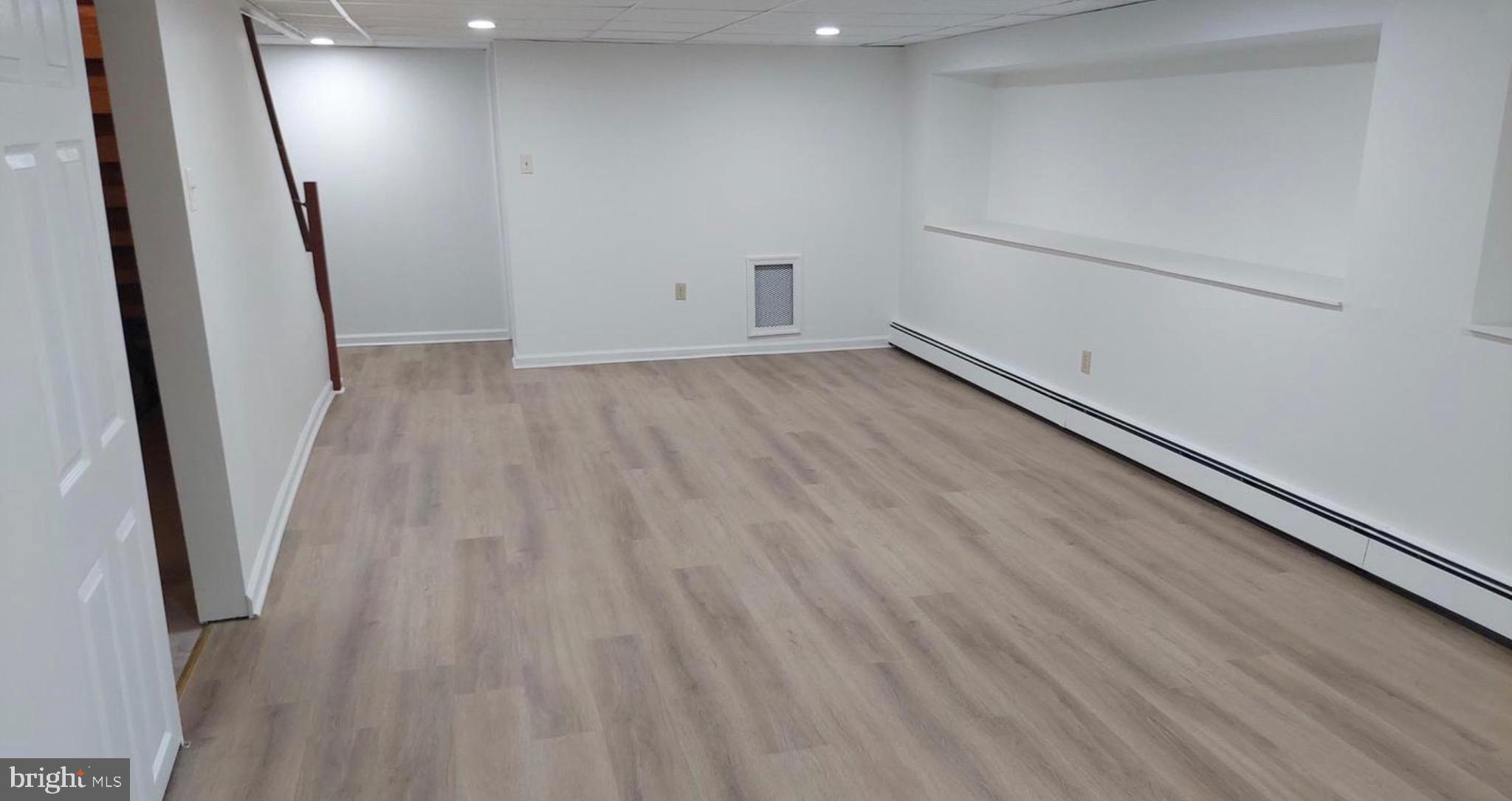 WALNUT RIDGE ESTS - Residential Lease