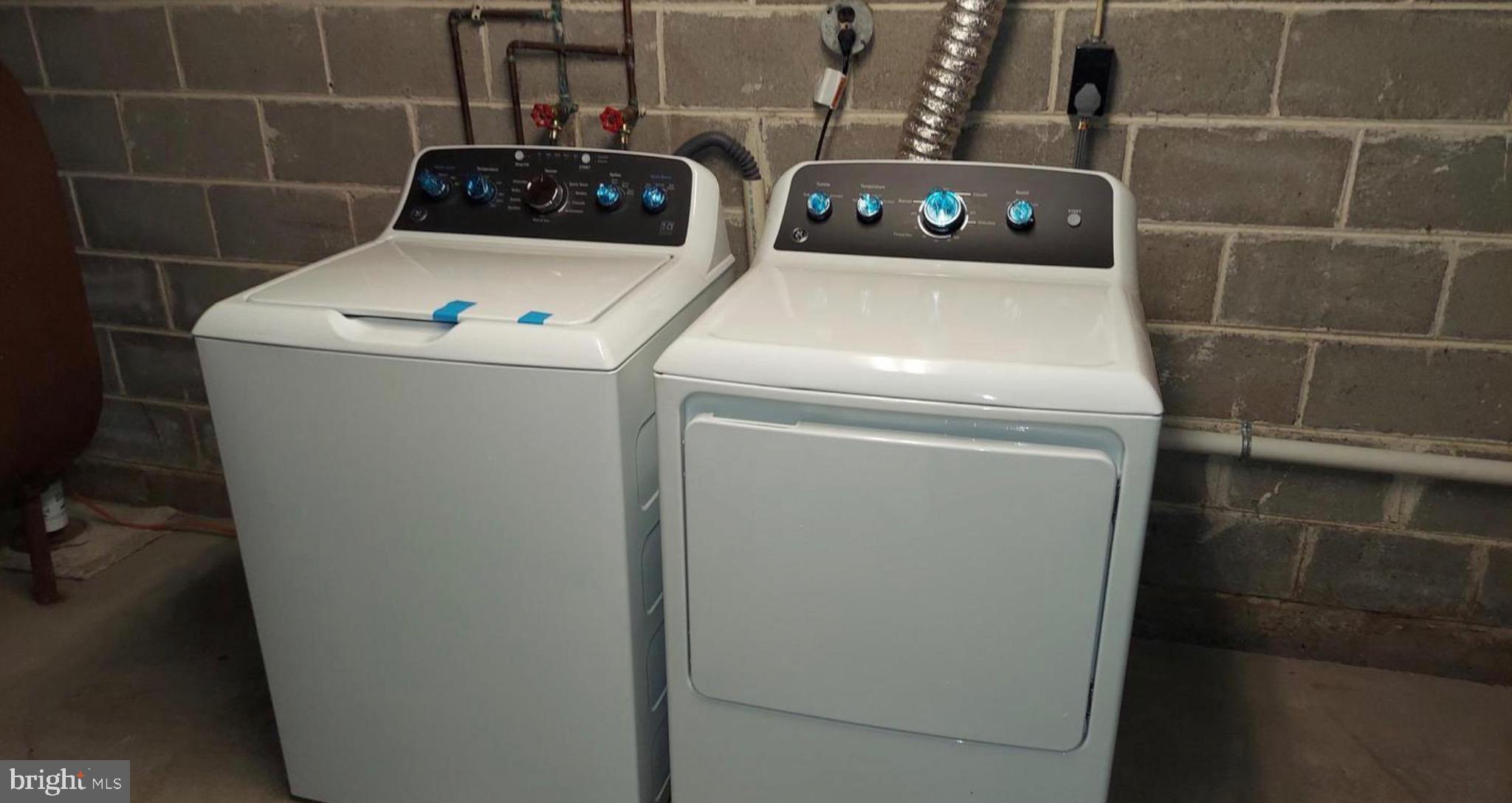 WALNUT RIDGE ESTS - Residential Lease