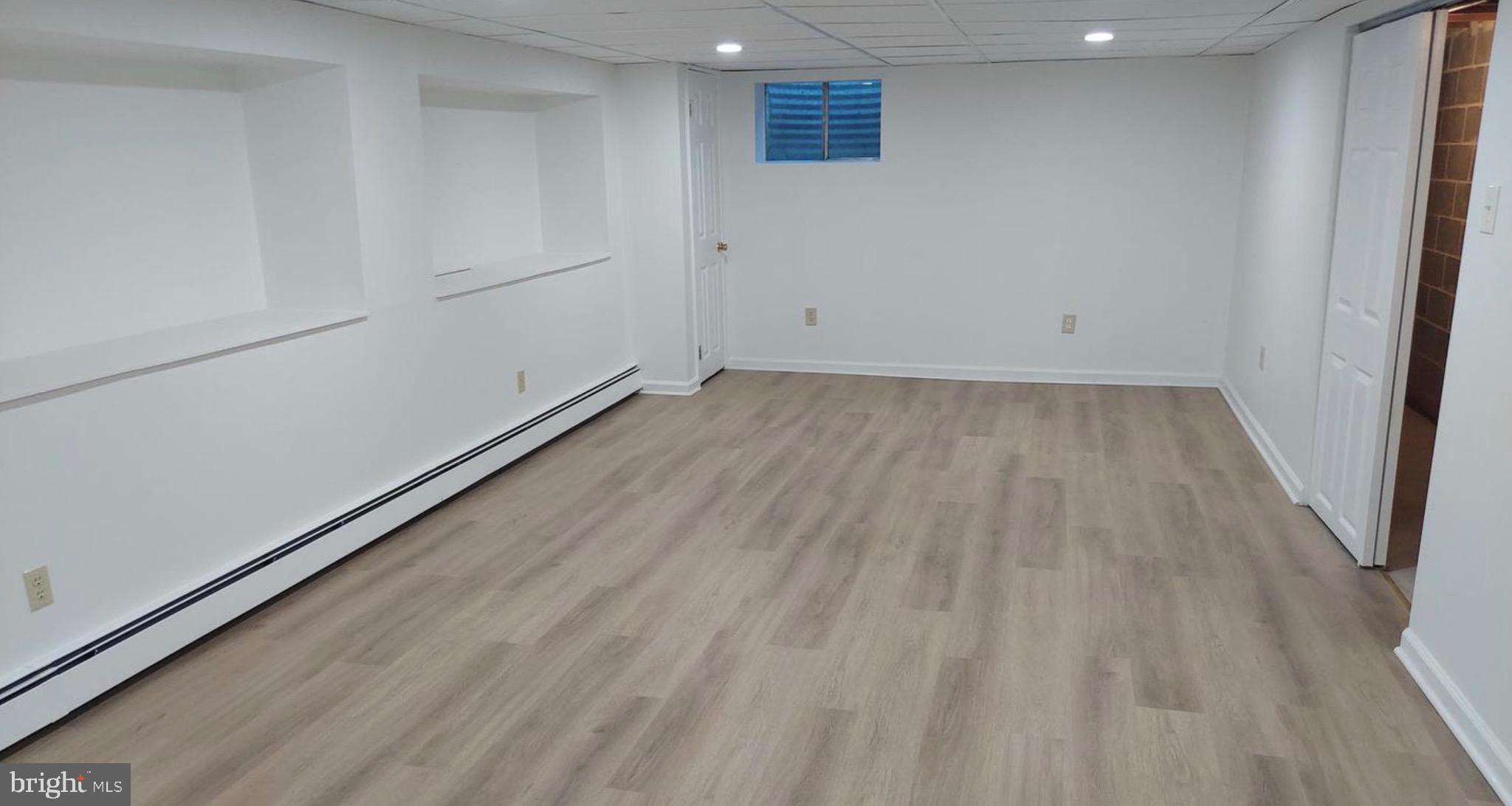 WALNUT RIDGE ESTS - Residential Lease