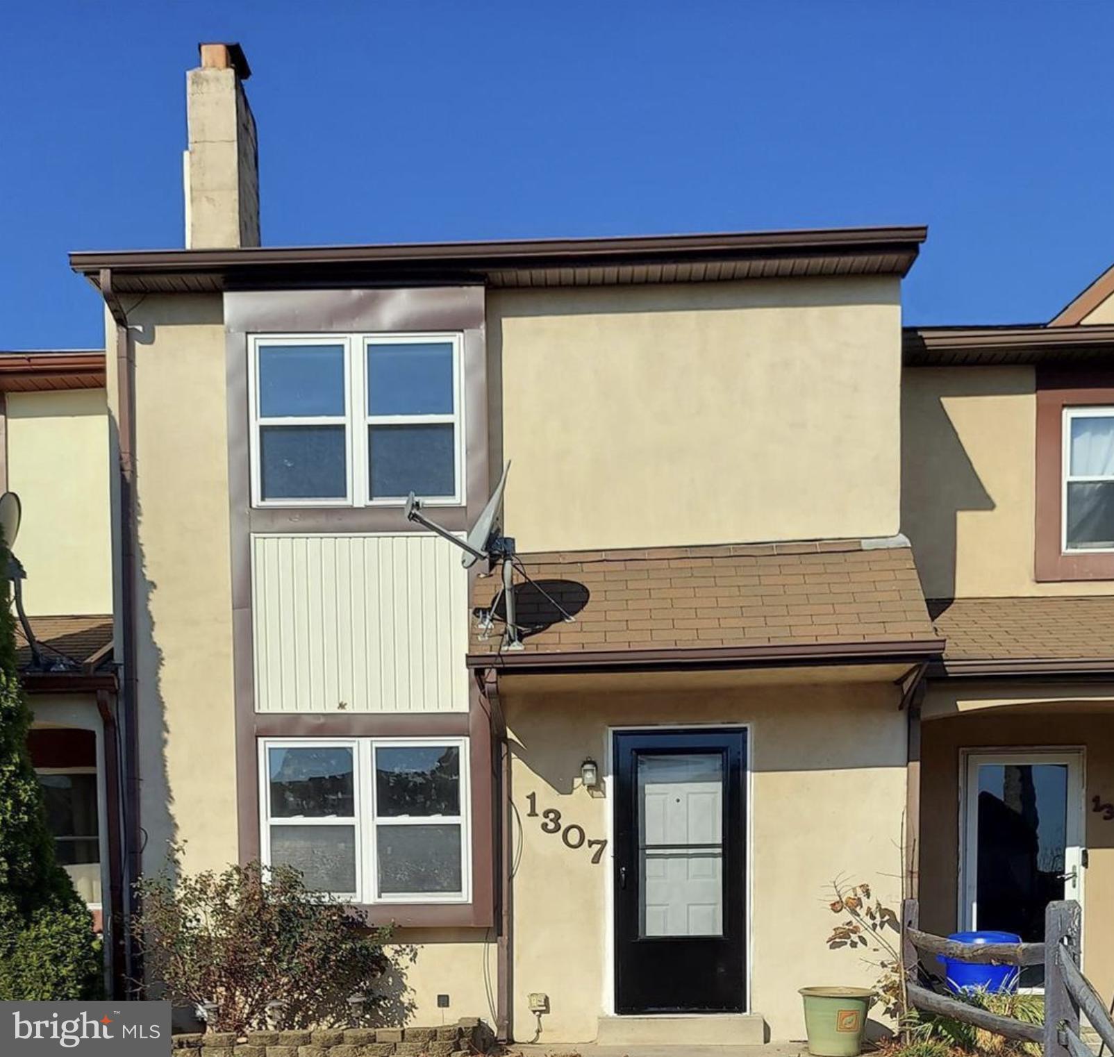 WALNUT RIDGE ESTS - Residential Lease