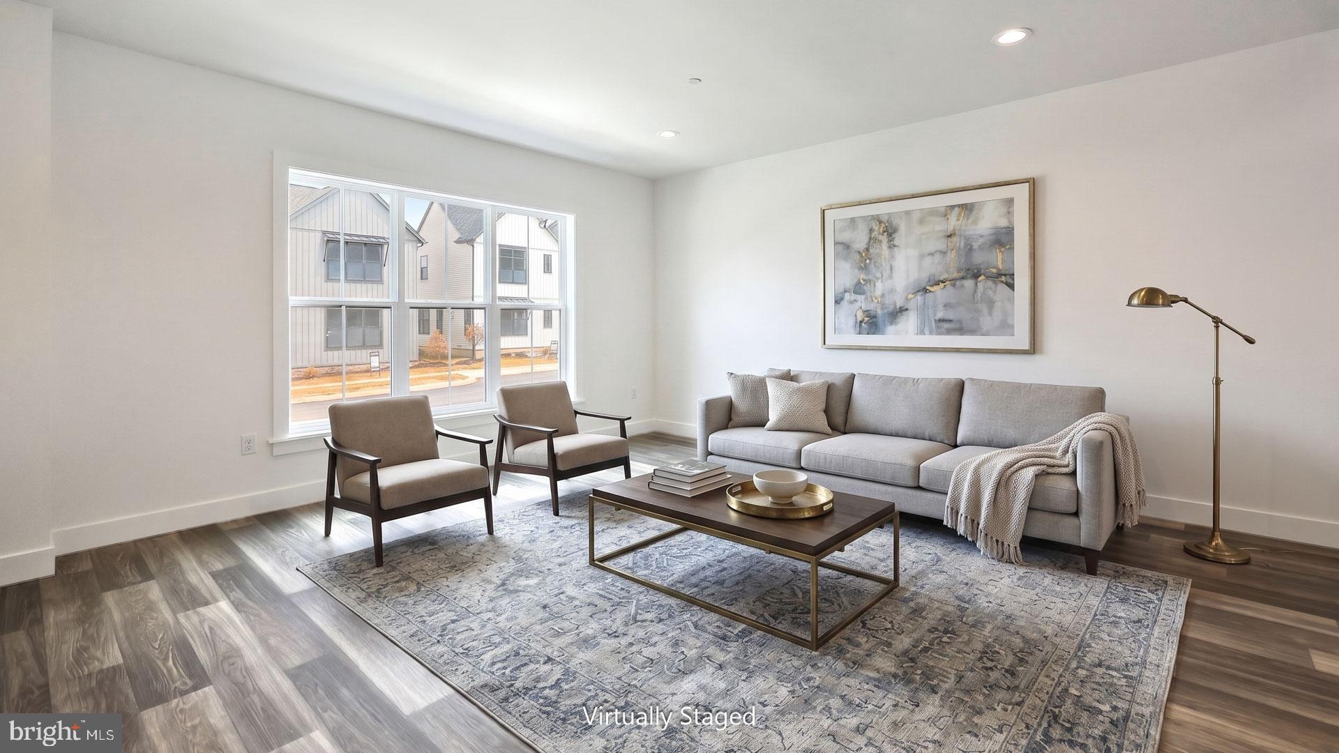 MADISON COURT - Residential