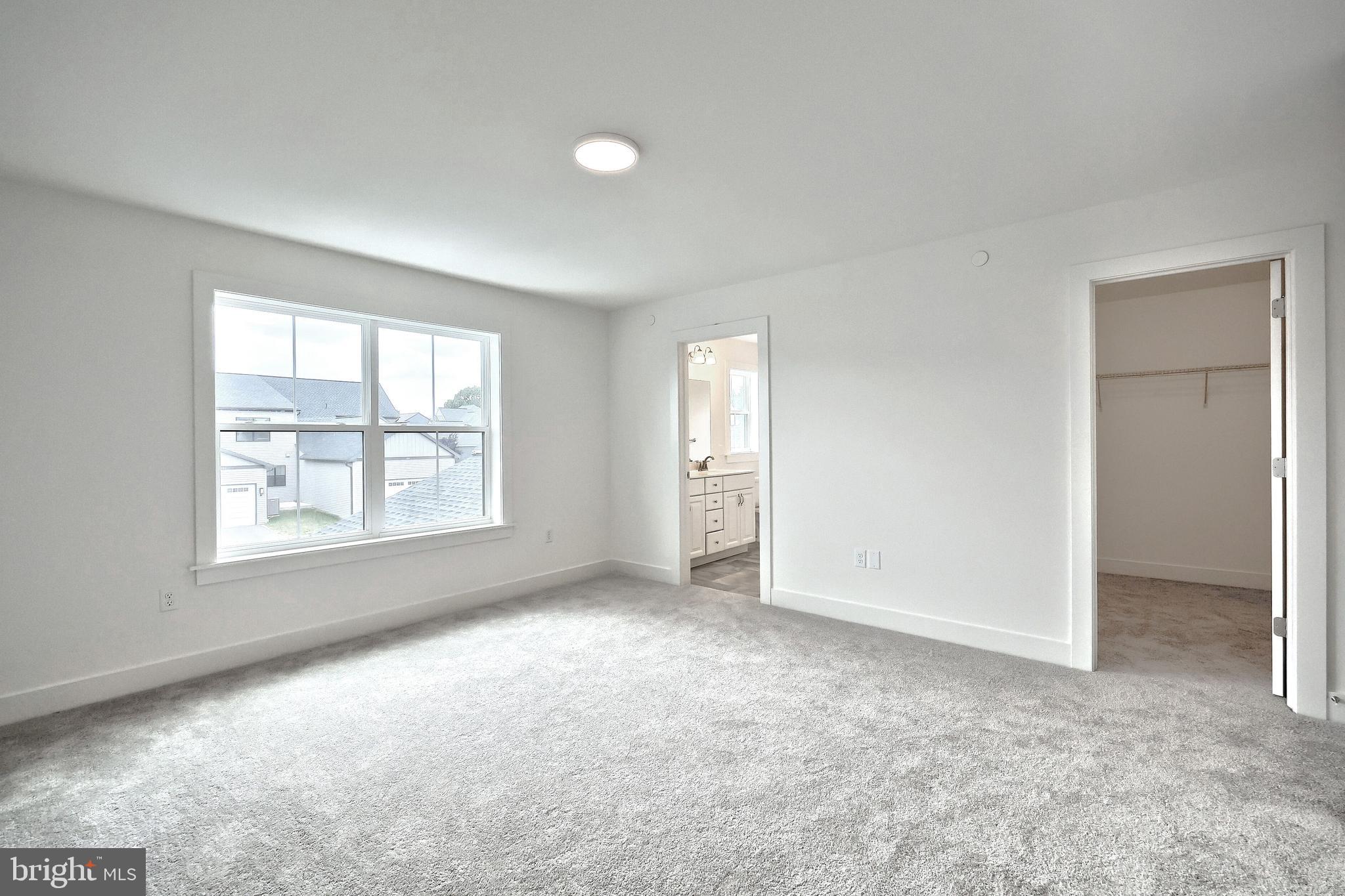 MADISON COURT - Residential