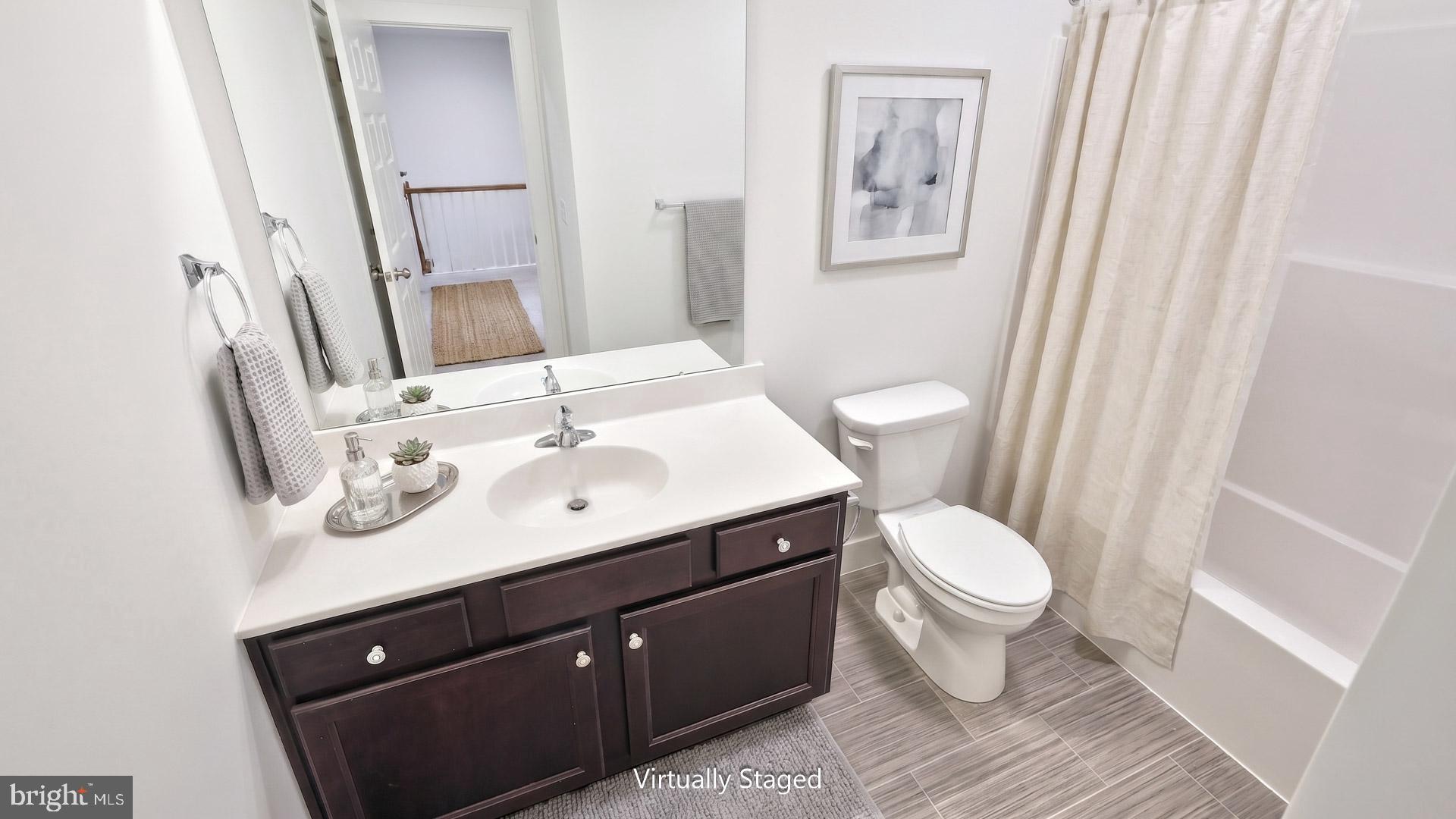 MADISON COURT - Residential