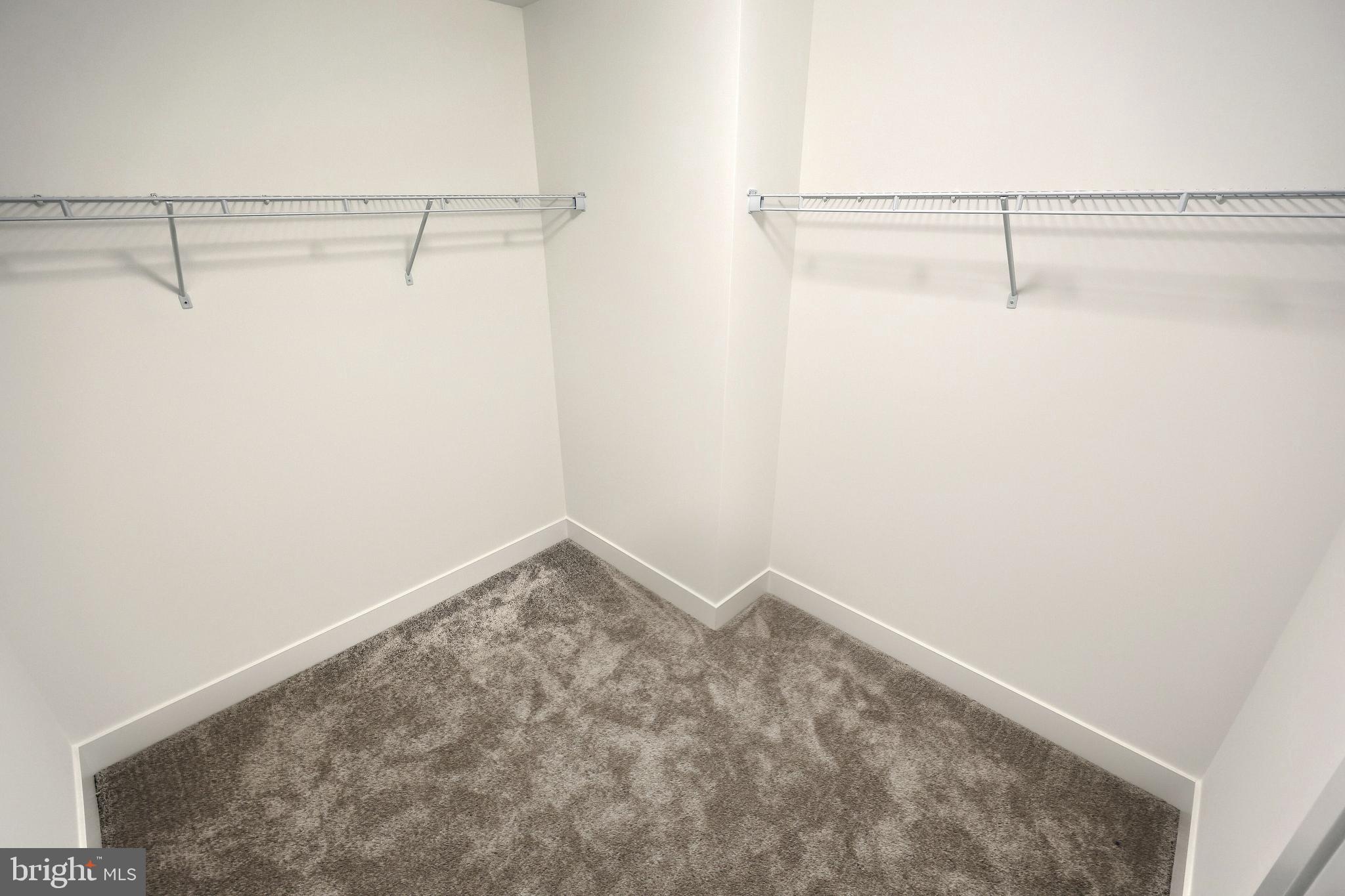 MADISON COURT - Residential