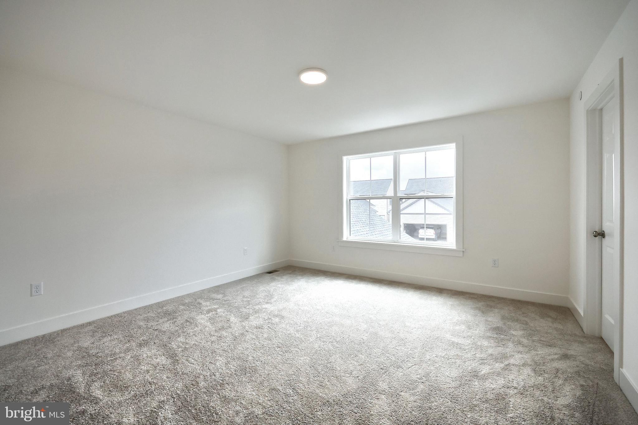 MADISON COURT - Residential