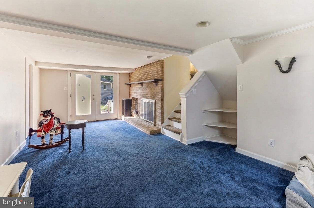 914 SCHUYLER PLACE