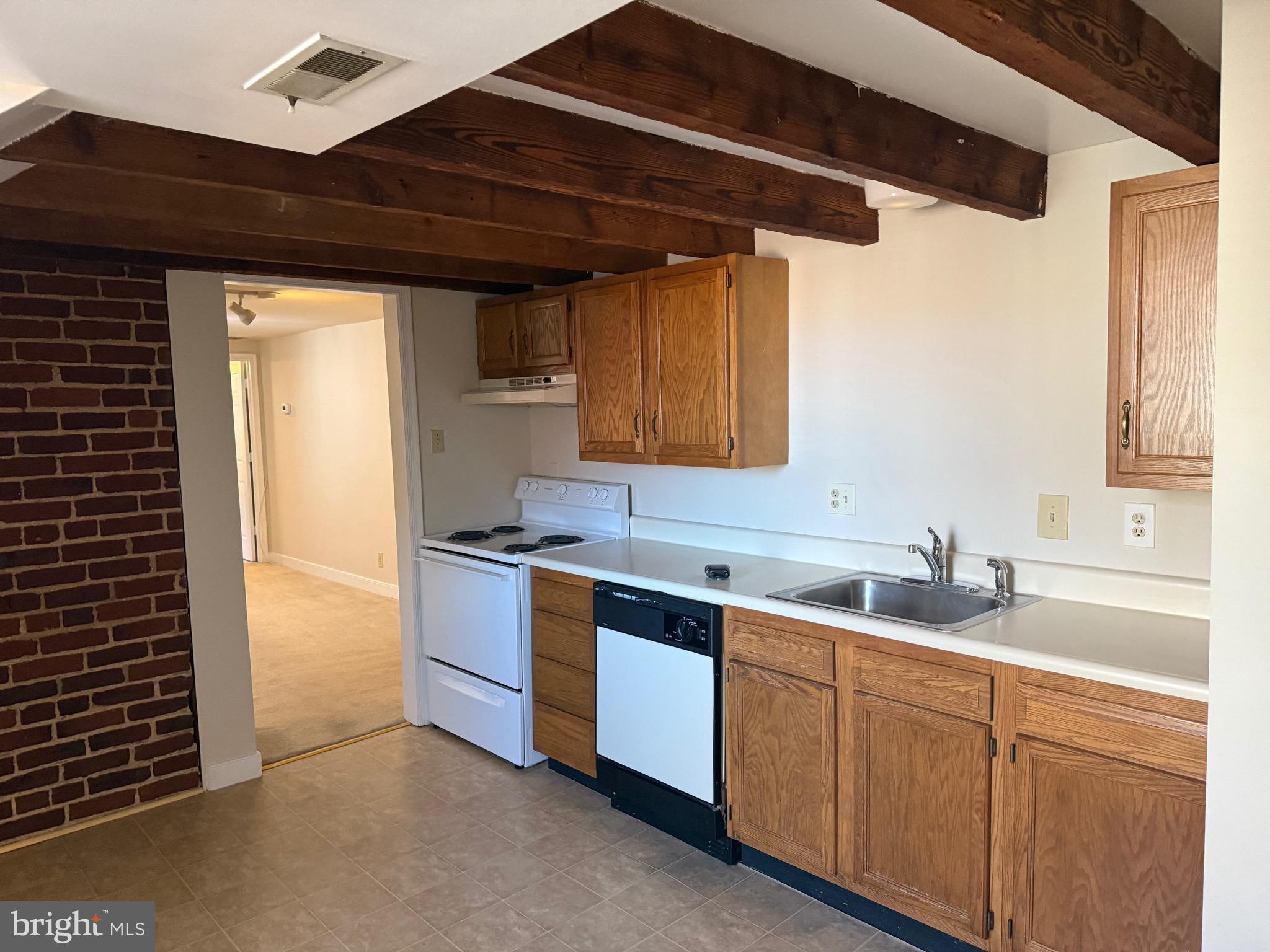 DOWNTOWN FREDERICKSBURG - Residential Lease