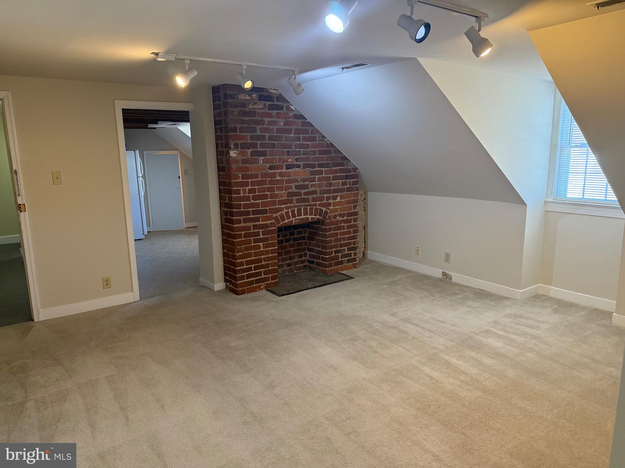 DOWNTOWN FREDERICKSBURG - Residential Lease