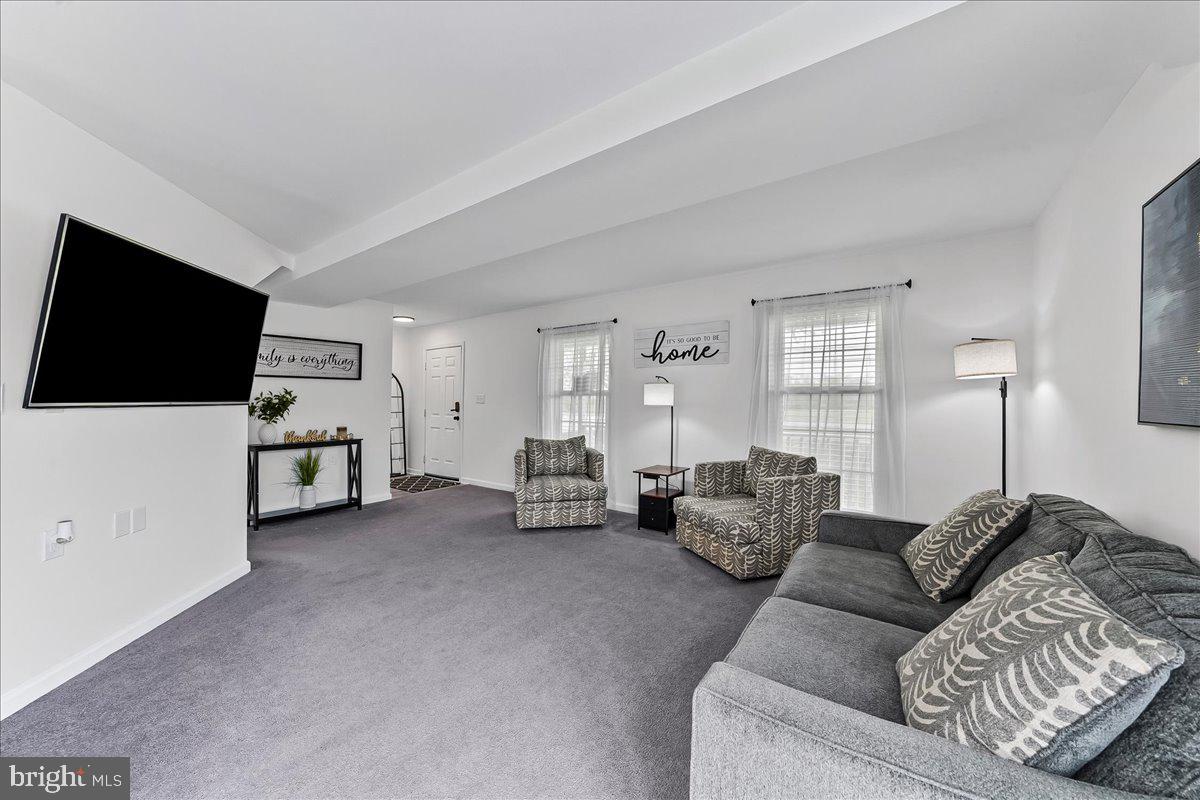 6177 N DUPONT HIGHWAY