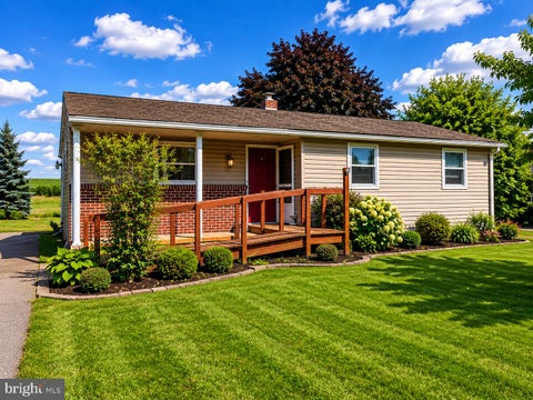 Photo of 1435 Canal Road Ext, MANCHESTER, PA 17345 (MLS # PAYK2104710)