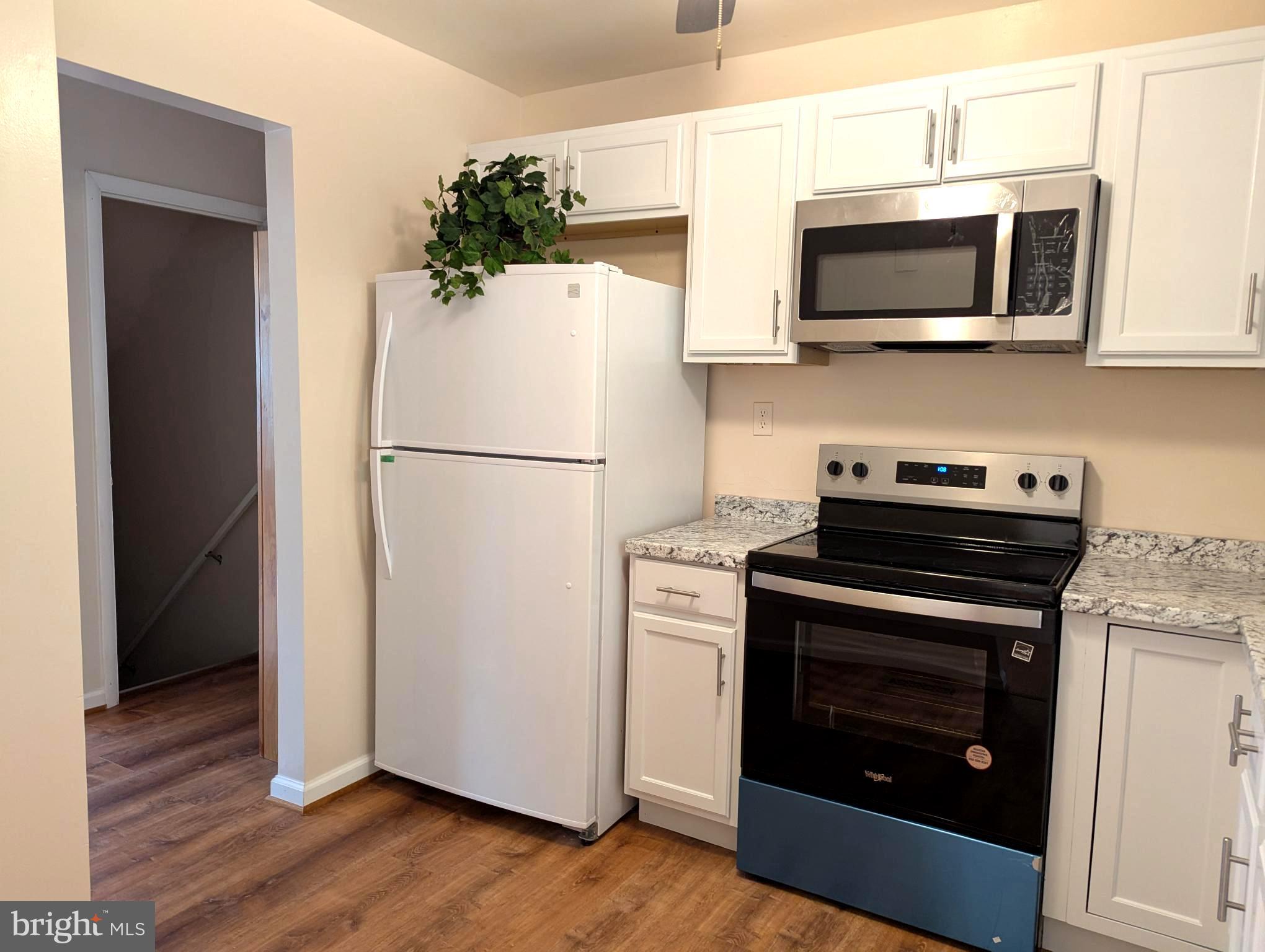 VILLAGE OF NEARBROOK - Residential Lease