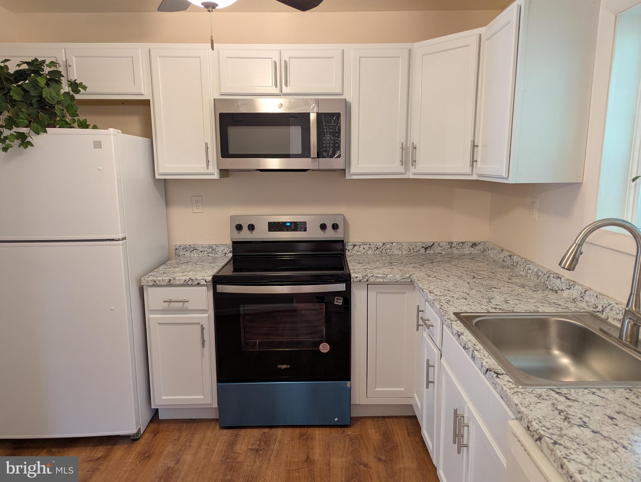 VILLAGE OF NEARBROOK - Residential Lease