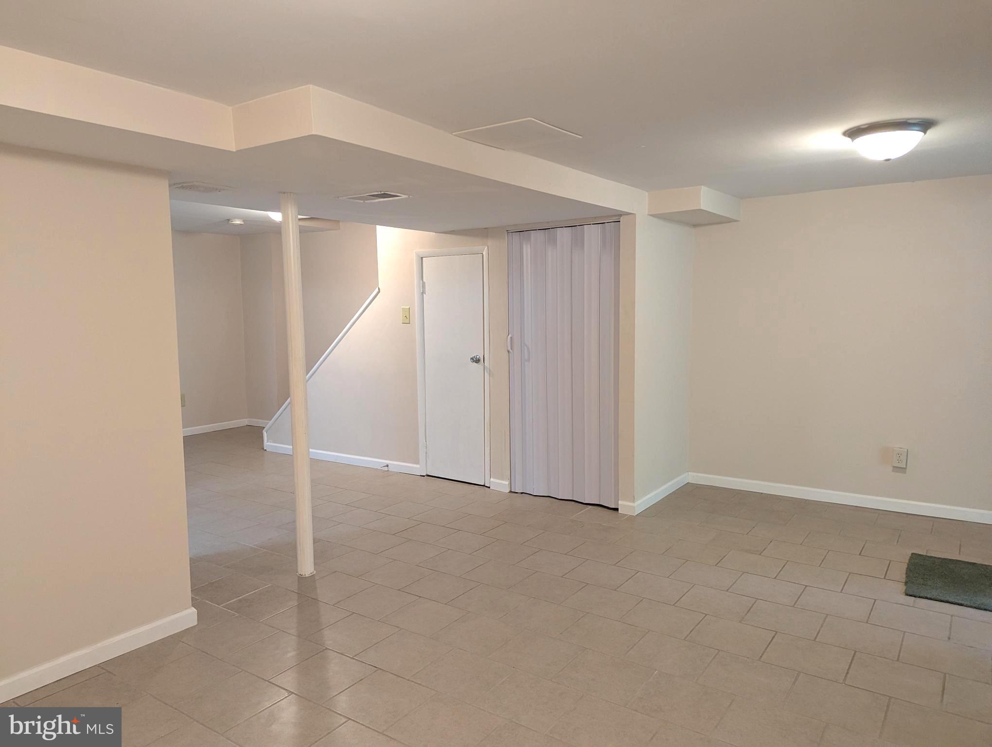 VILLAGE OF NEARBROOK - Residential Lease