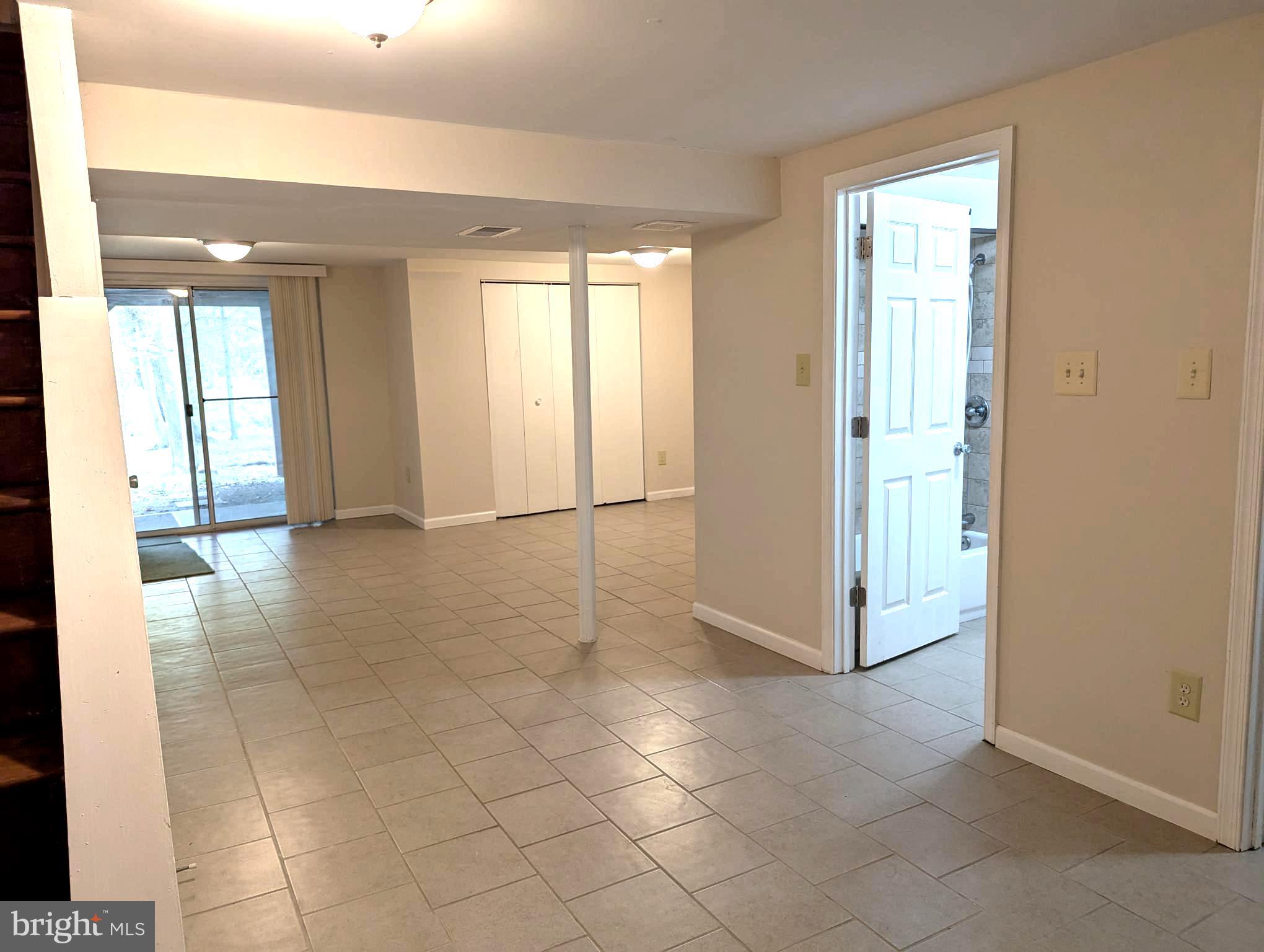 VILLAGE OF NEARBROOK - Residential Lease