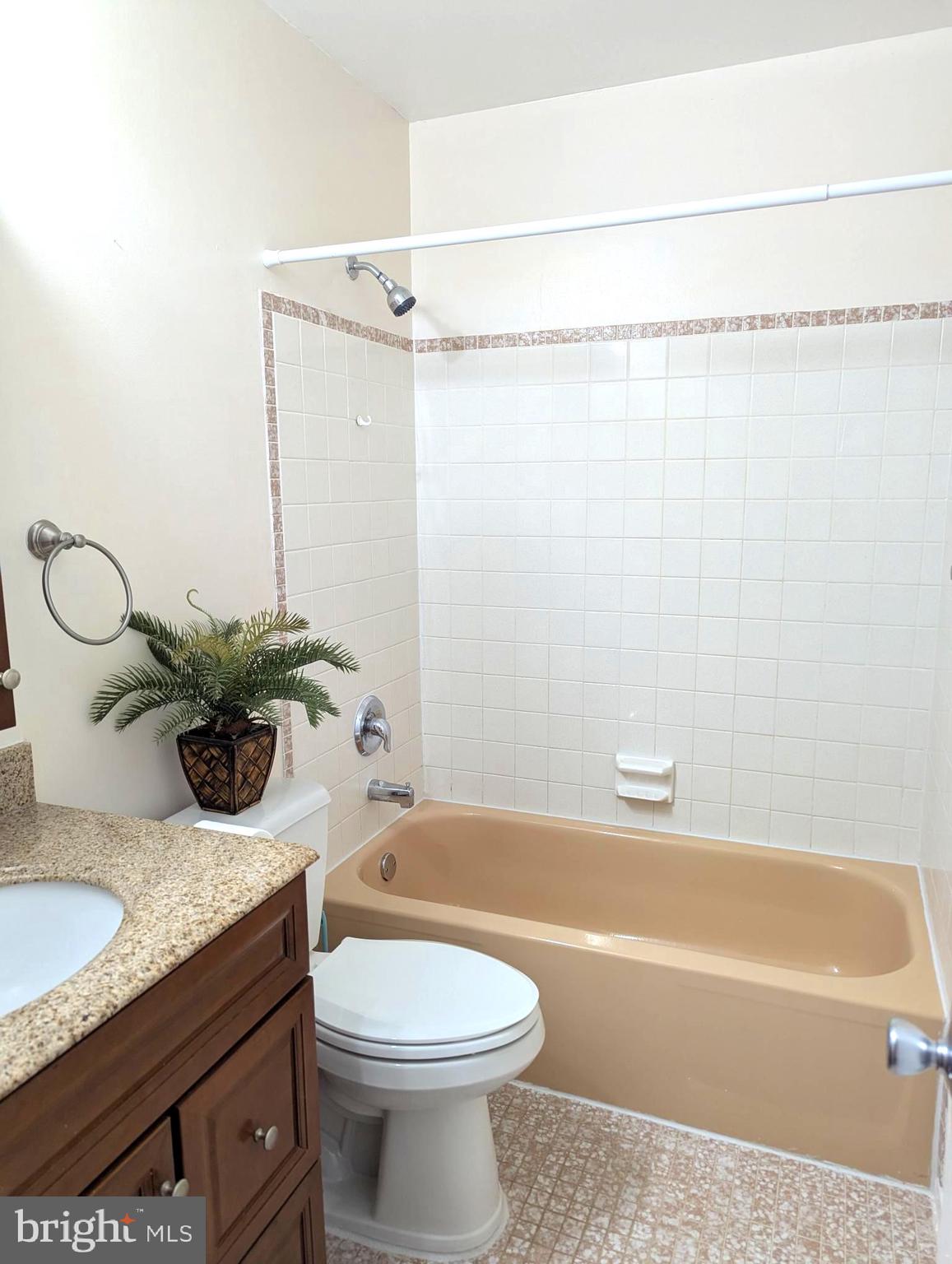 VILLAGE OF NEARBROOK - Residential Lease