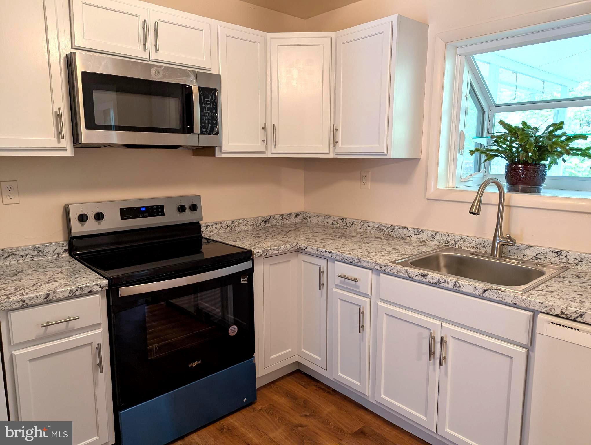 VILLAGE OF NEARBROOK - Residential Lease