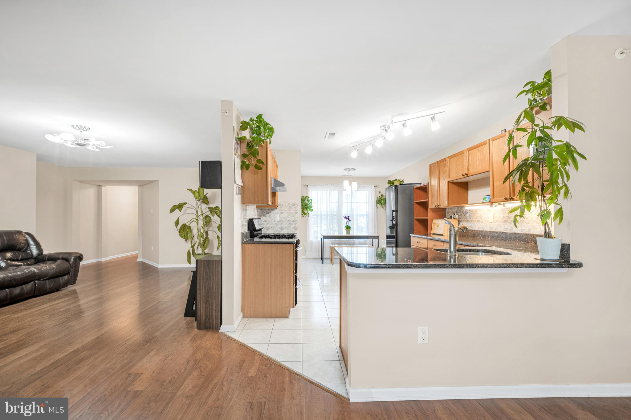 COUNTRY CROSSING - Residential