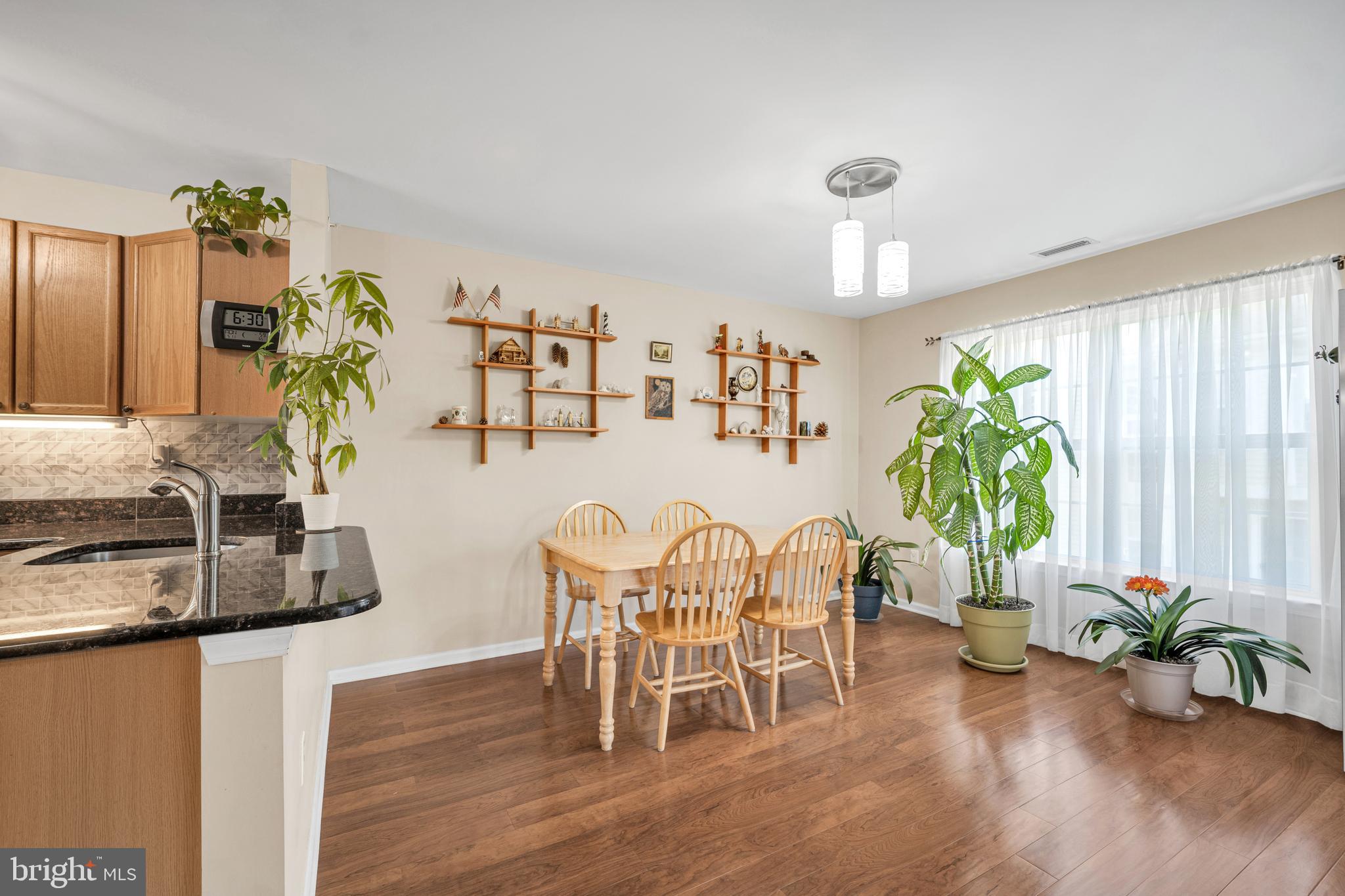 COUNTRY CROSSING - Residential