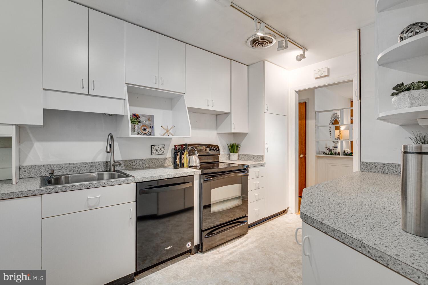 ASPEN KNOLLS - Residential