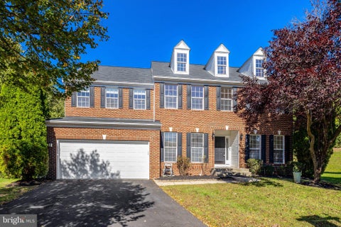 Photo of 128 Max Court SE, LEESBURG, VA 20175 (MLS # VALO2136990)