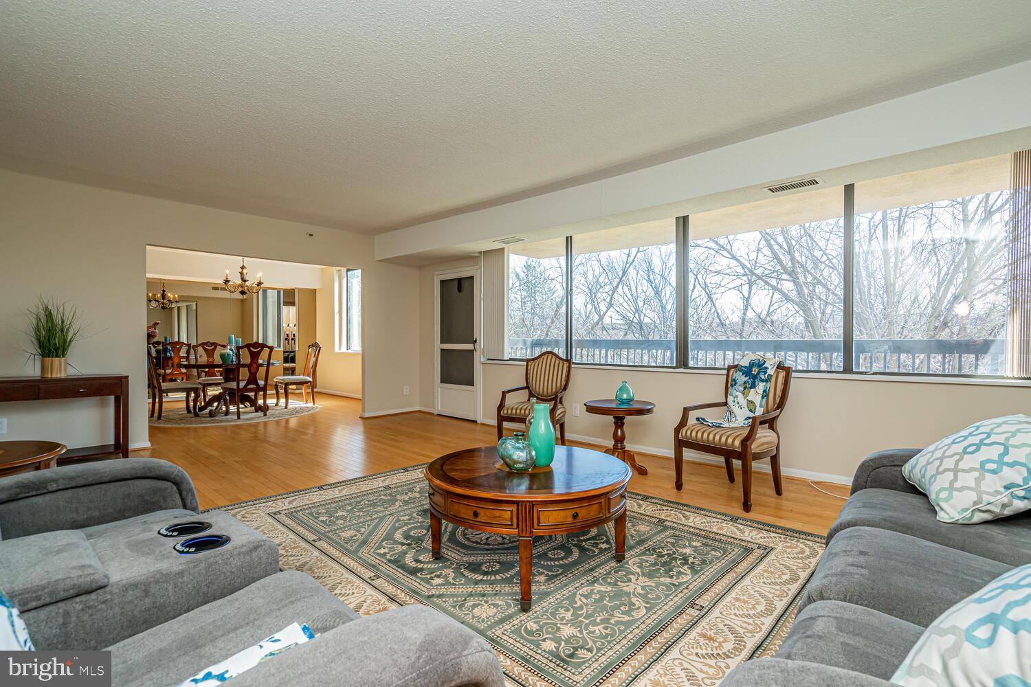 SKYLINE HOUSE - Residential