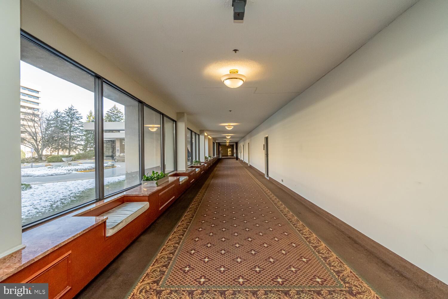 SKYLINE HOUSE - Residential