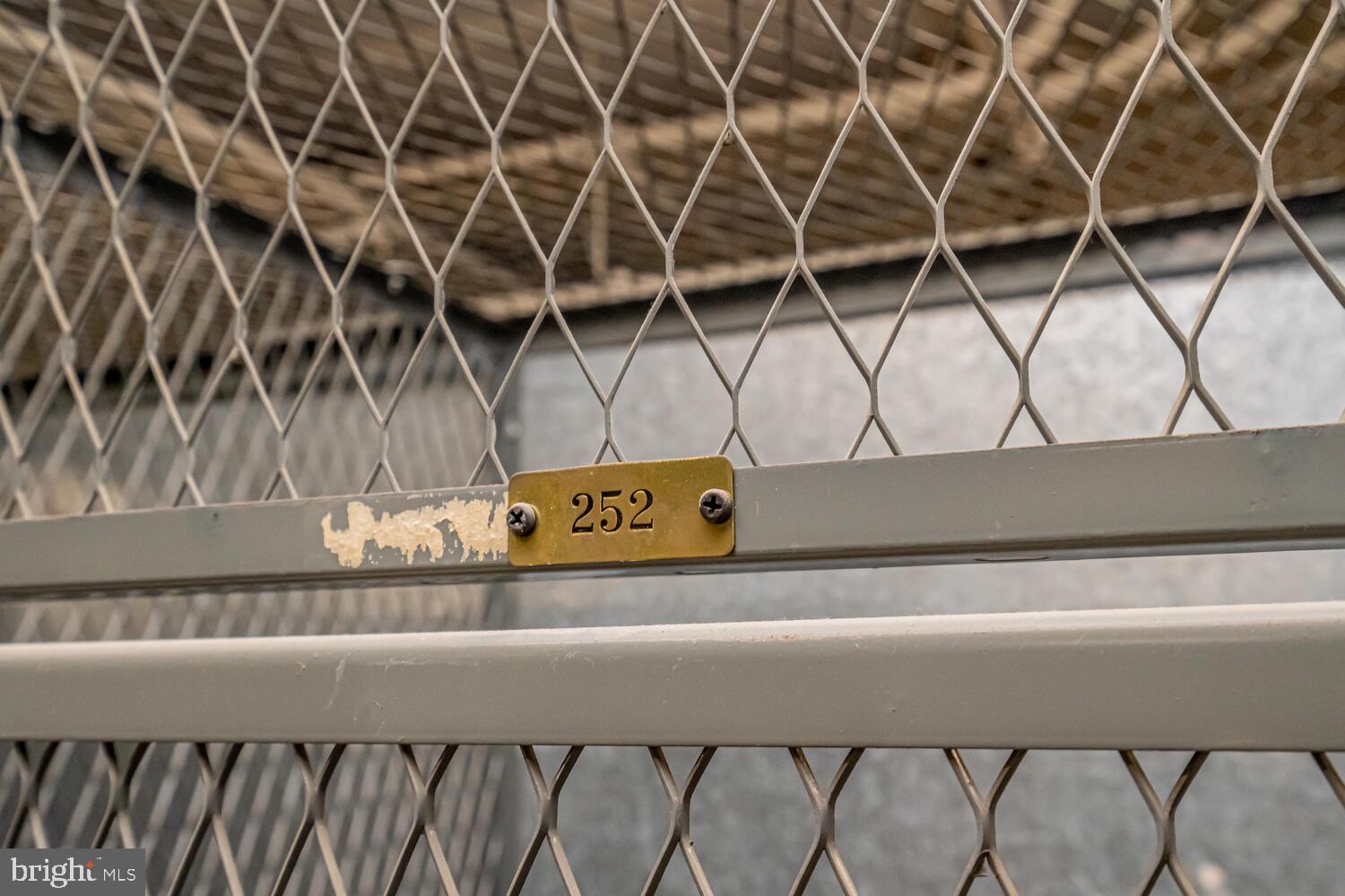 SKYLINE HOUSE - Residential