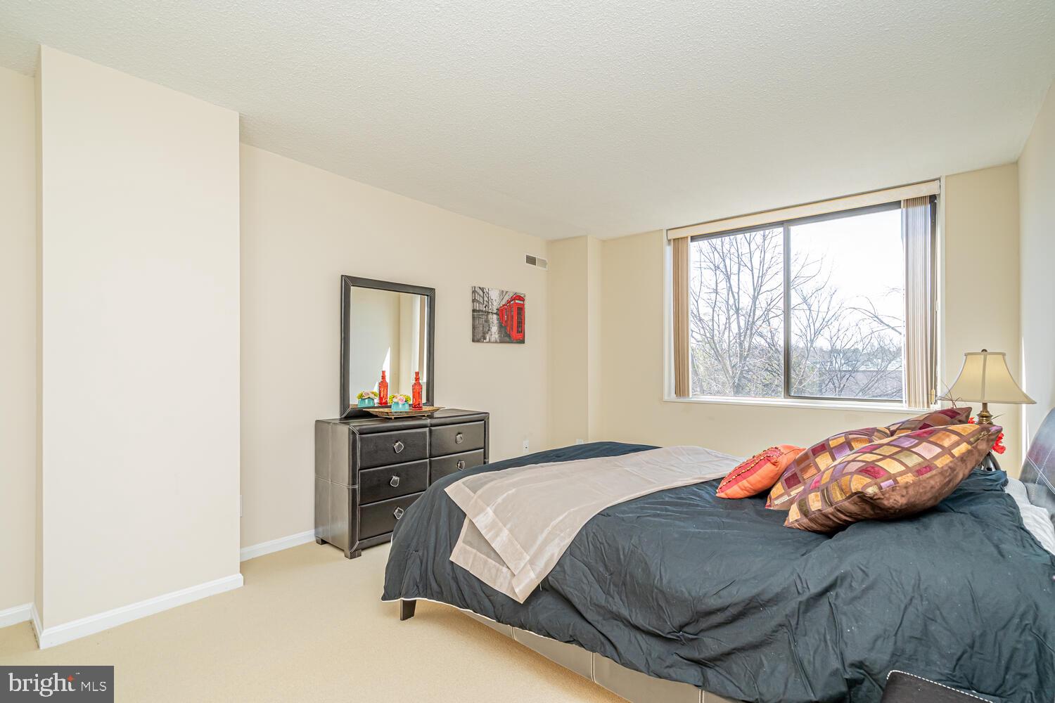 SKYLINE HOUSE - Residential