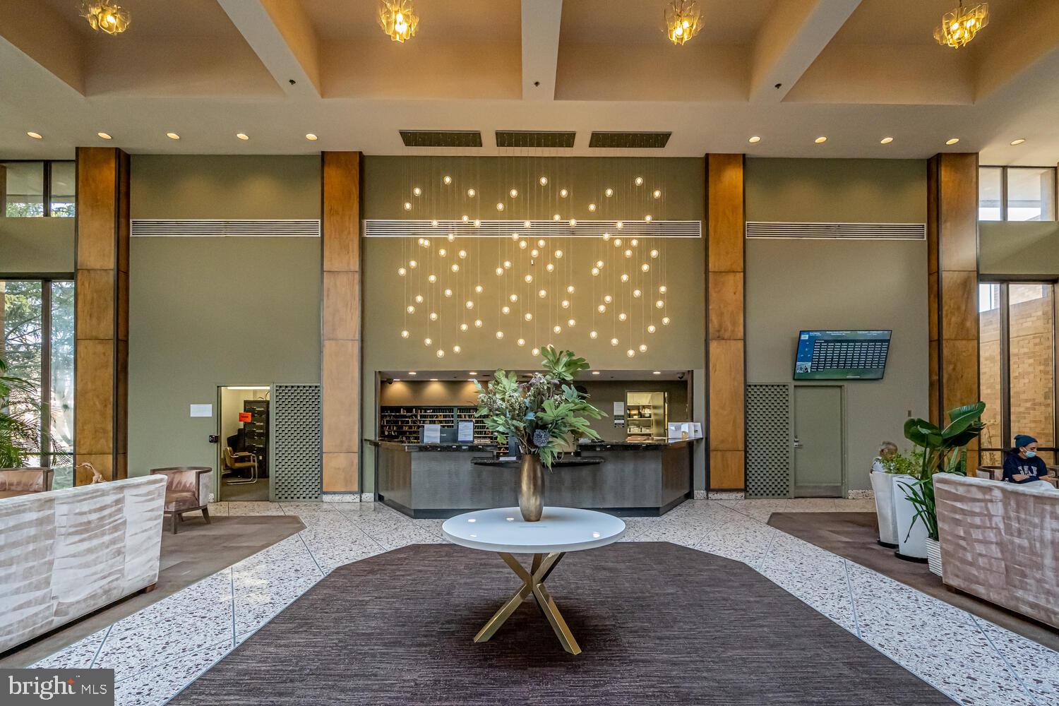 SKYLINE HOUSE - Residential