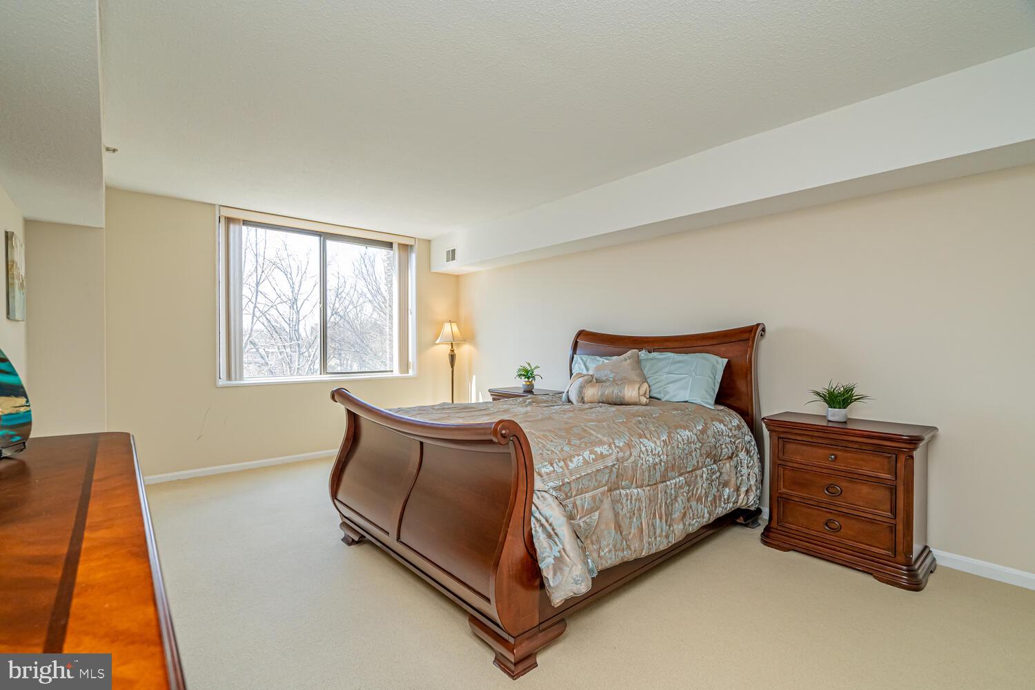 SKYLINE HOUSE - Residential