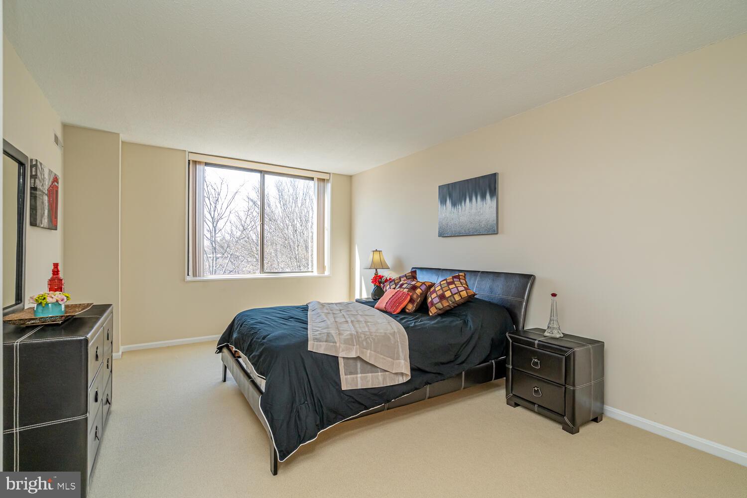 SKYLINE HOUSE - Residential