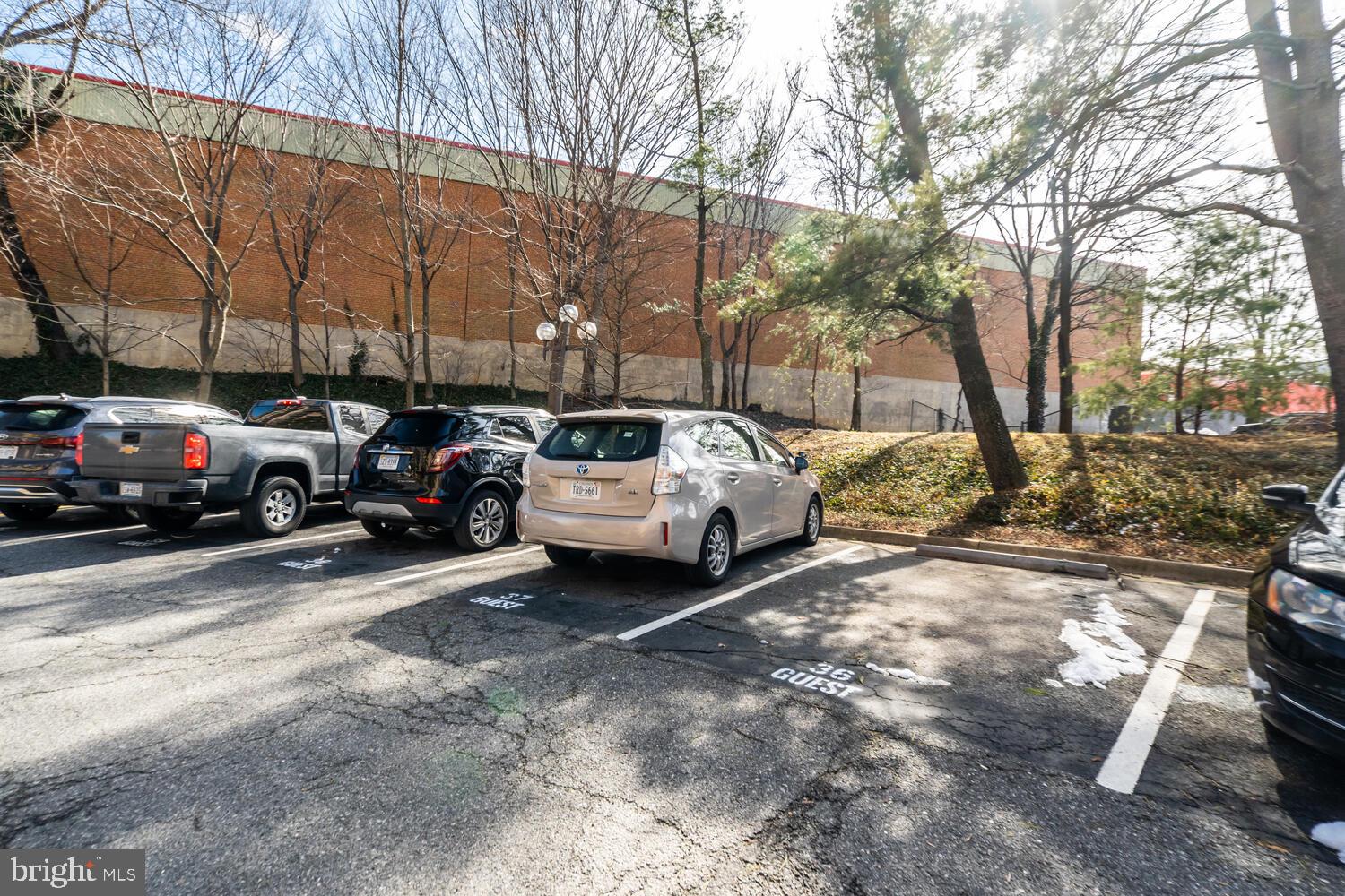 SKYLINE HOUSE - Residential