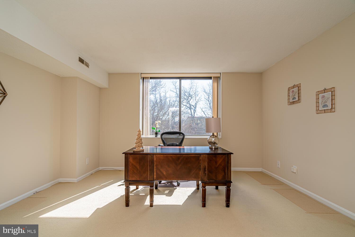 SKYLINE HOUSE - Residential