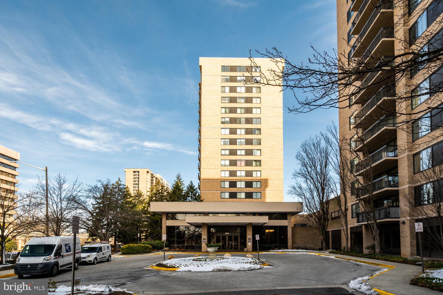 SKYLINE HOUSE - Residential