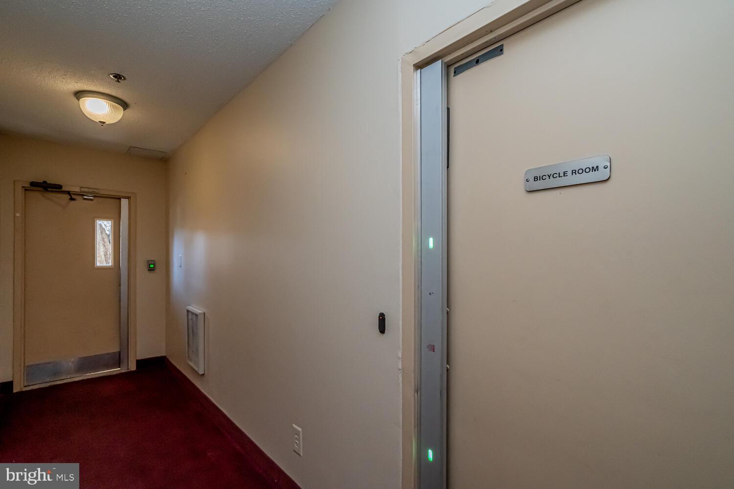 SKYLINE HOUSE - Residential