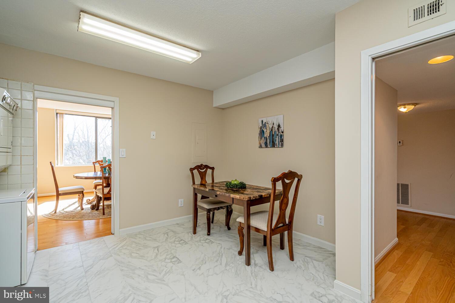 SKYLINE HOUSE - Residential