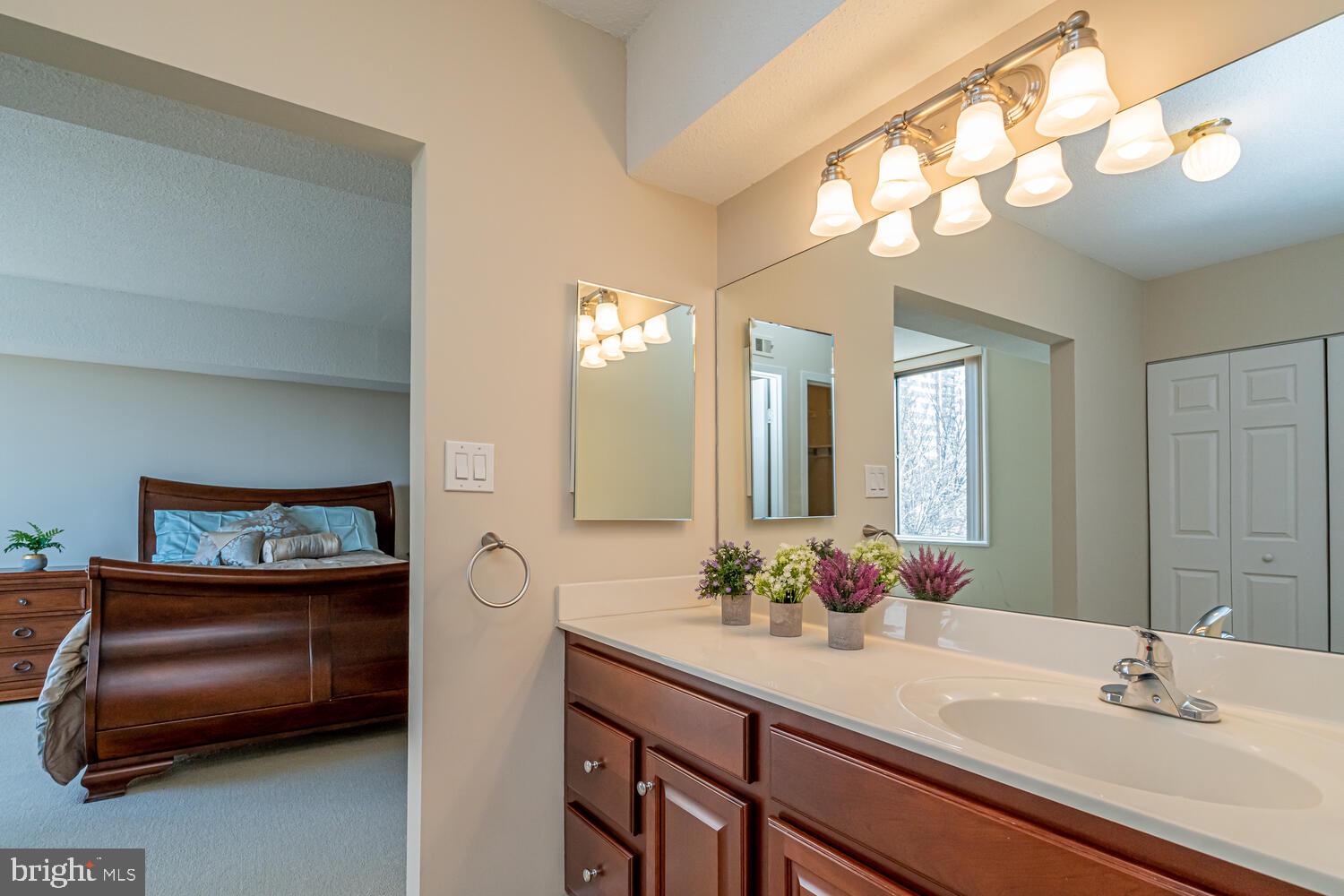 SKYLINE HOUSE - Residential