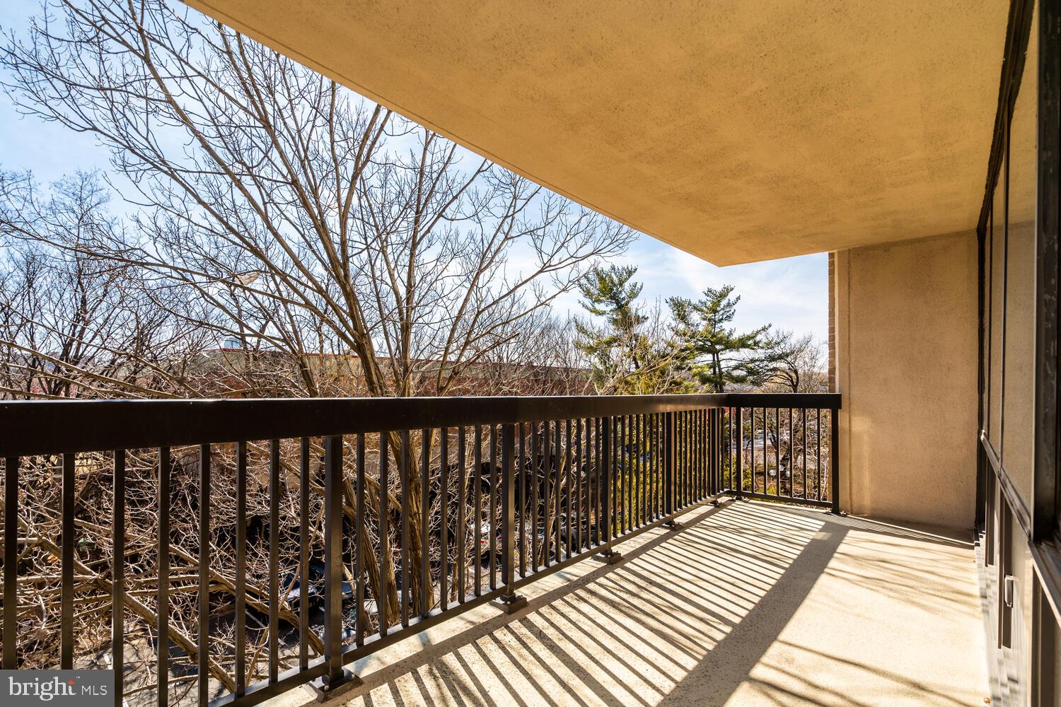 SKYLINE HOUSE - Residential