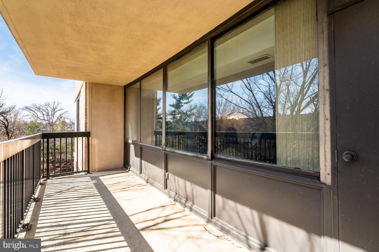 SKYLINE HOUSE - Residential