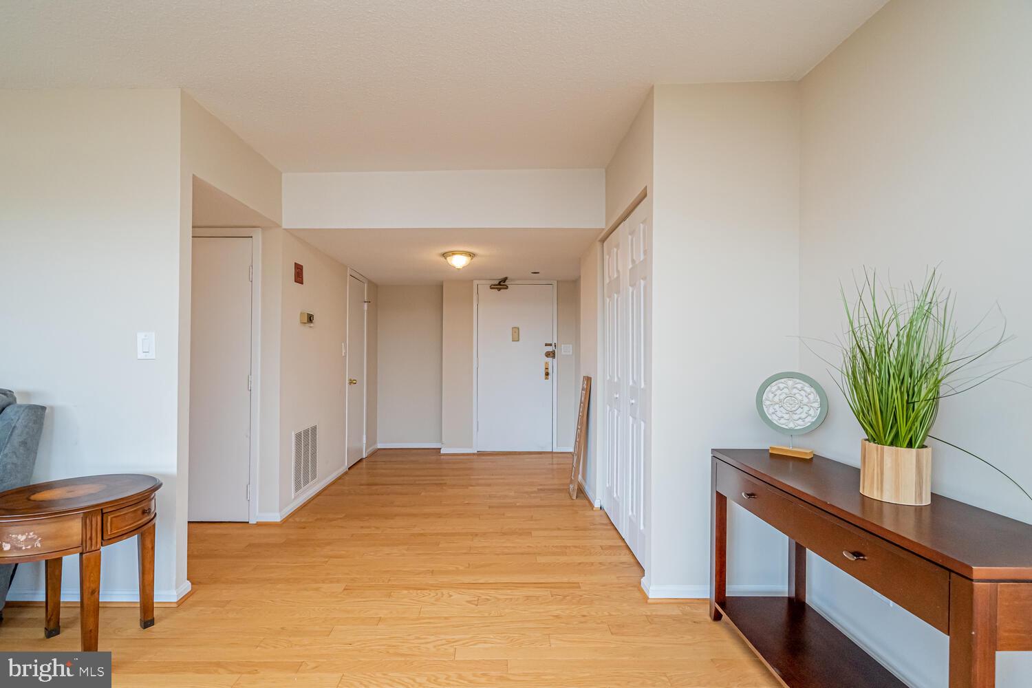 SKYLINE HOUSE - Residential